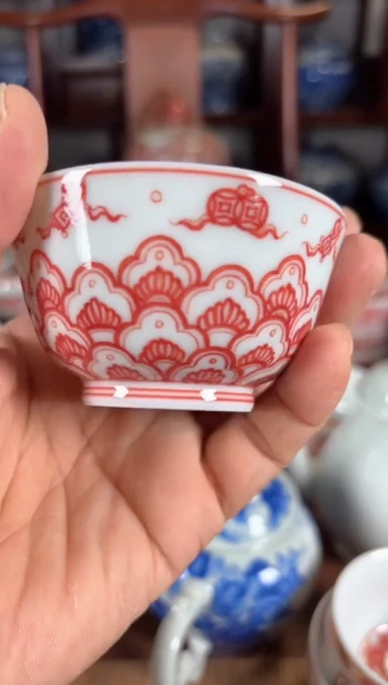 柴窑釉里红财宝纹杯杯
