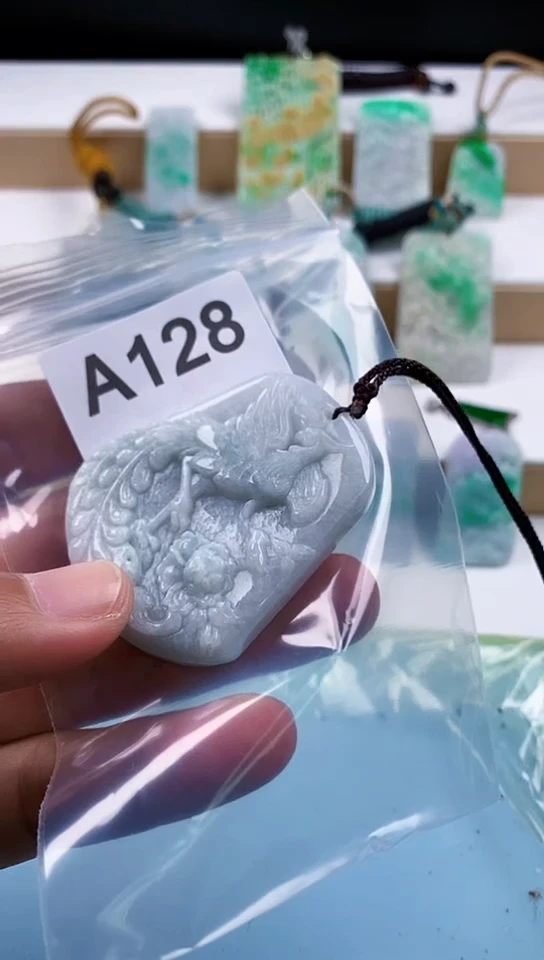 【闪购商品】翡翠挂件未镶嵌天然翡翠吊坠挂件