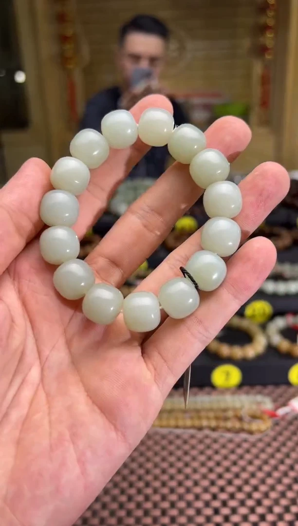 手串未镶嵌和田玉且末料青白玉老型珠手串卡13*14