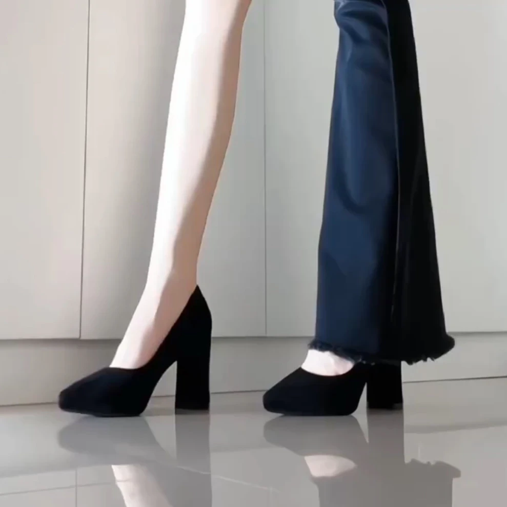 2025春秋季新款韩版浅口尖头绒面黑色高跟鞋粗跟工作通勤面试女鞋