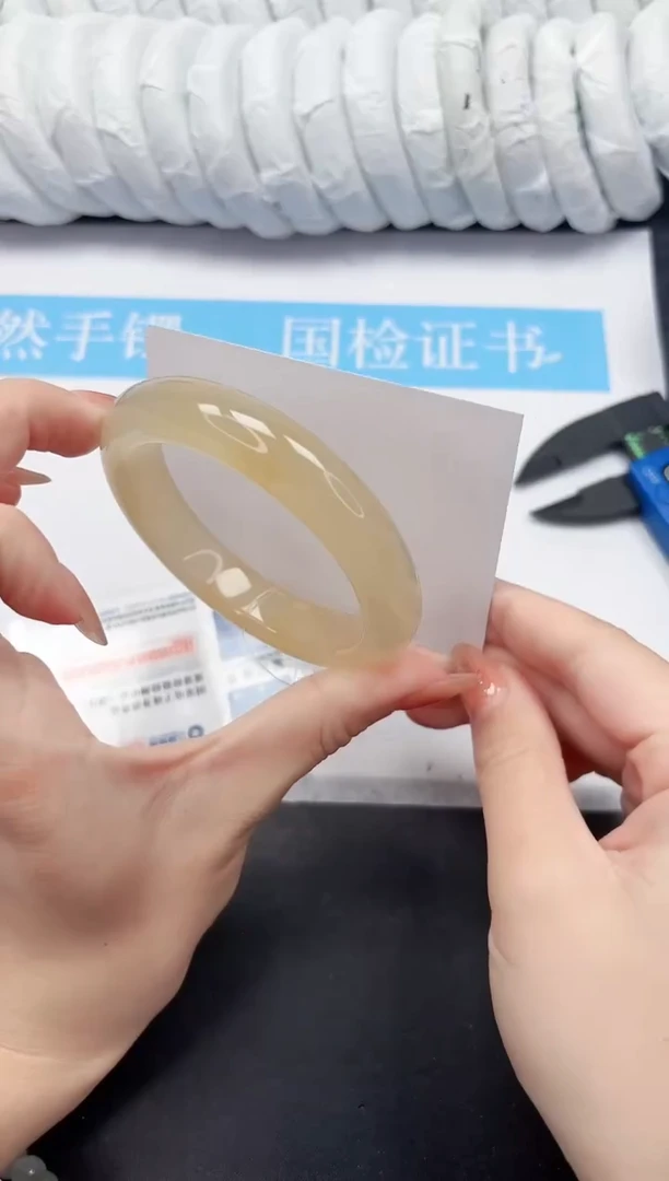 未镶嵌手镯石英质玉235-58.3HL