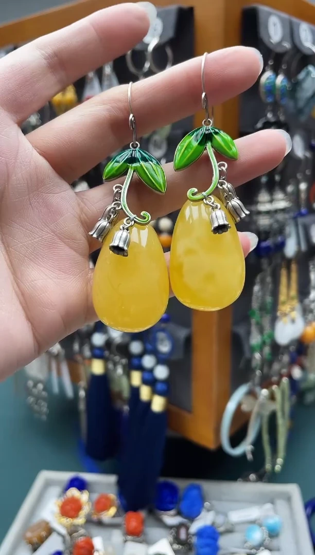银S925镶嵌蜜蜡耳饰初*，饰品