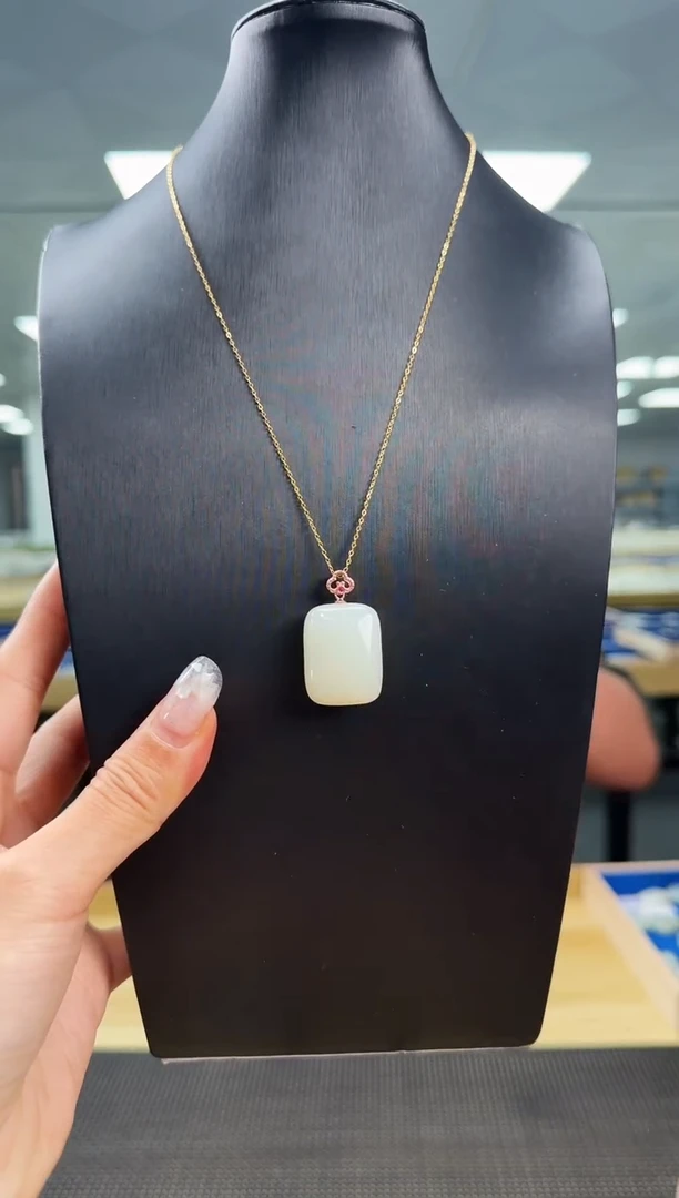 颈饰银S925镶嵌和田玉面包牌无事牌吊坠26.4*20*10