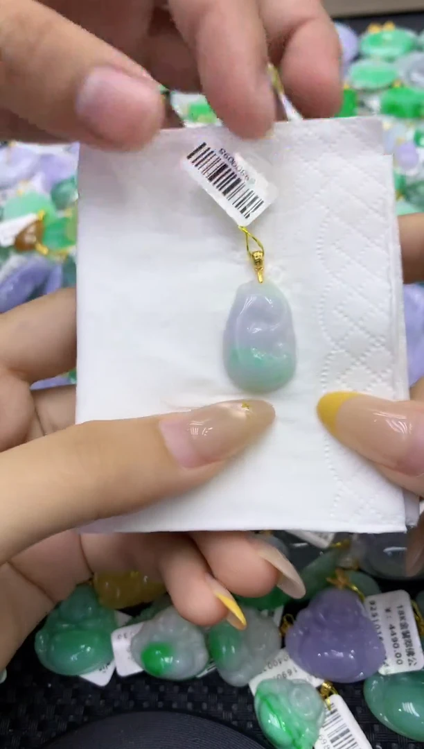 颈饰未镶嵌翡翠天然缅甸翡翠A货