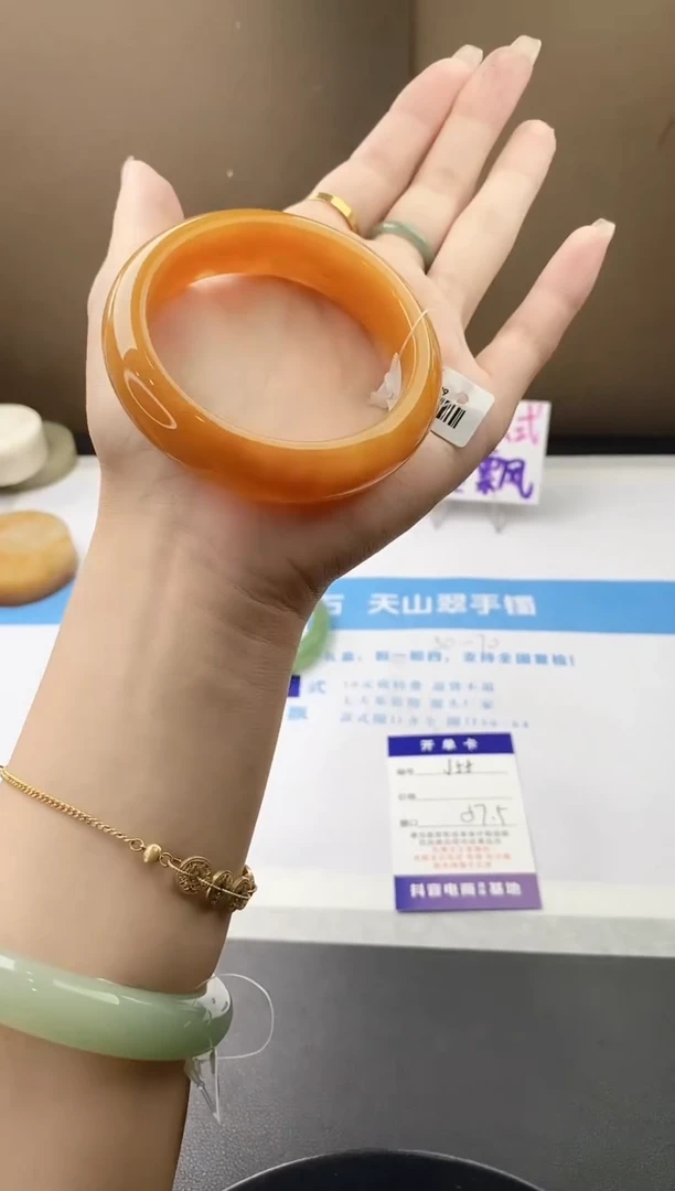 未镶嵌手镯石英质玉j55-HB多样性发货57+