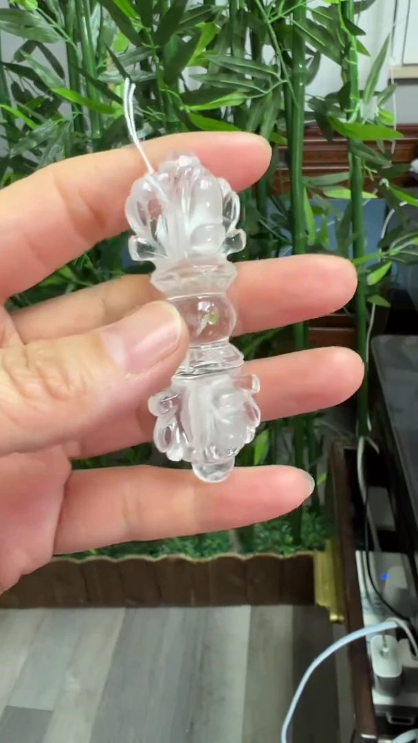 颈饰未镶嵌水晶吊坠