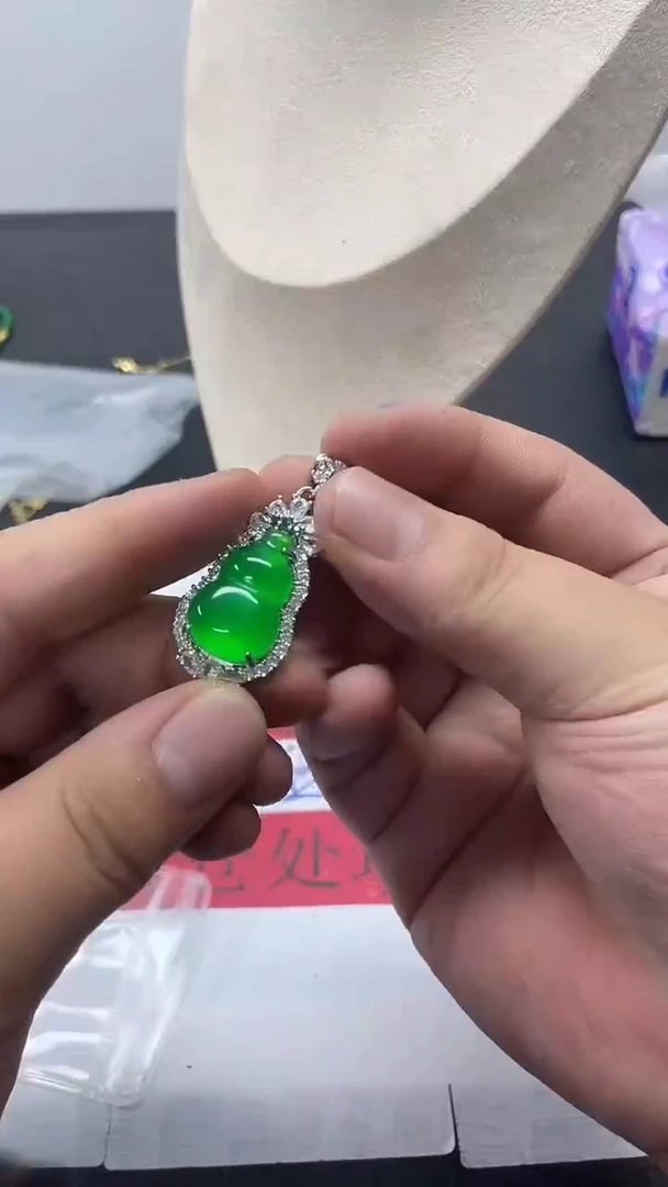 颈饰未镶嵌翡翠107葫芦
