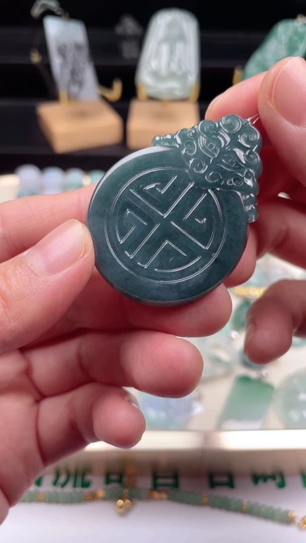 颈饰未镶嵌翡翠危地马拉