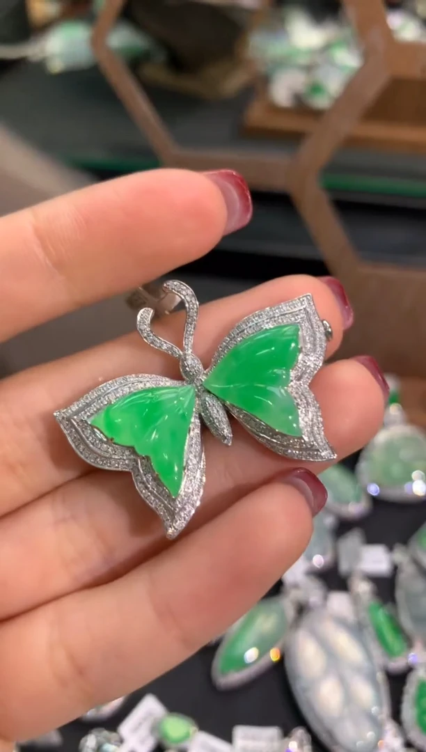 【闪购商品】翡翠吊坠(不含链)18K金镶嵌吊坠