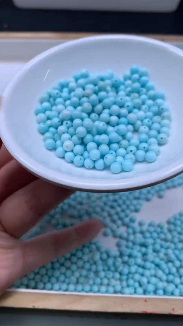 未镶嵌玛瑙手饰B1808 蓝 白 绿 淞4mm50颗8.8元