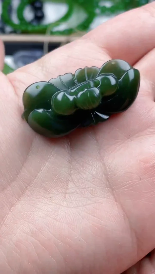 颈饰未镶嵌和田玉荷花