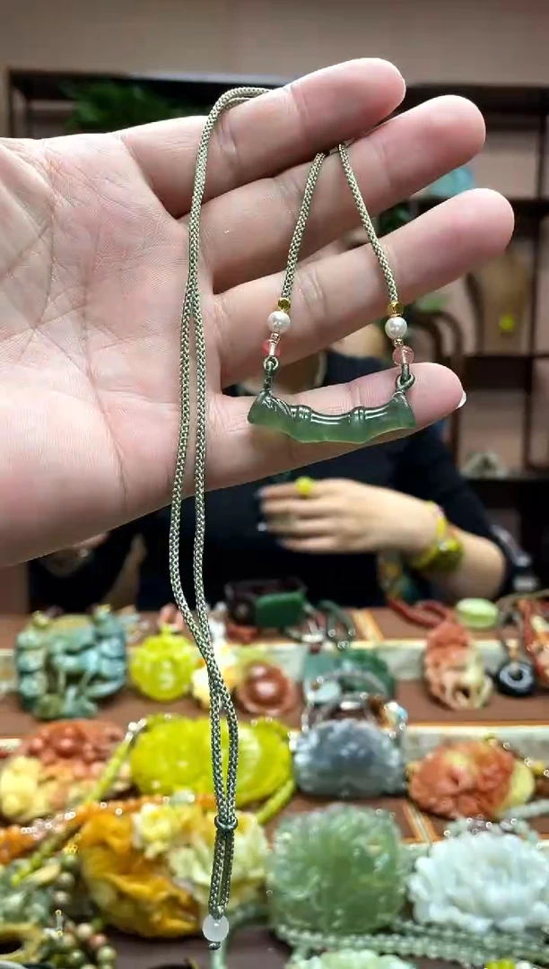 未镶嵌岫玉吊坠·