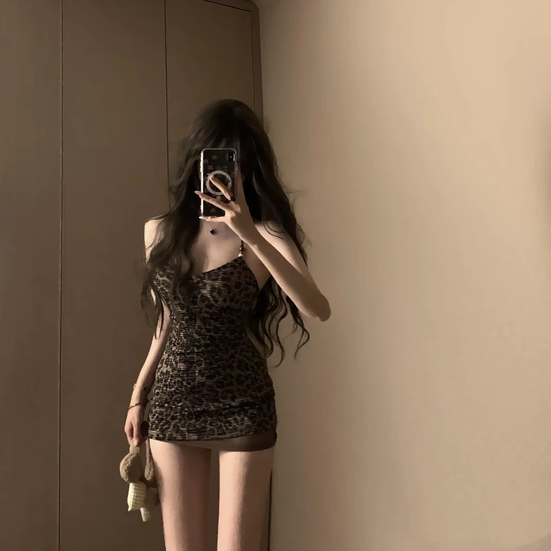 辣妹连衣裙女夏新款性感妩媚潮流显瘦气质法式