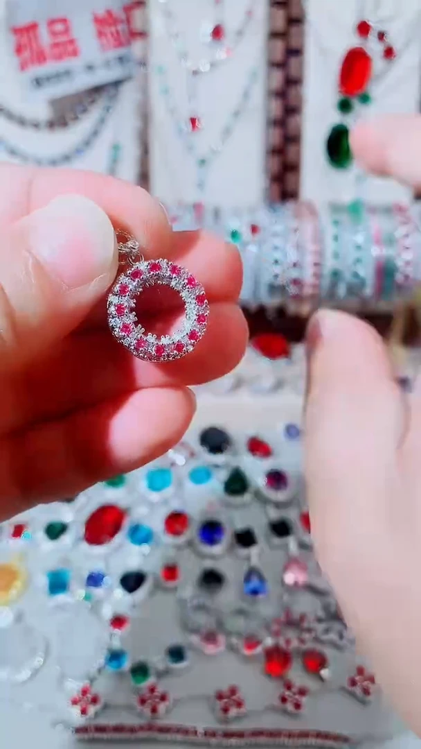 颈饰未镶嵌红宝石红宝石圆环吊坠