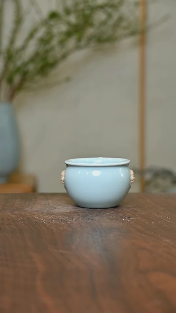 虎头缸杯 天青 微瑕 朱晓辉款