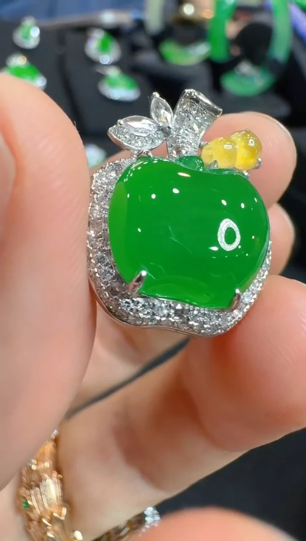 翡翠18K金镶嵌吊坠(不含链)多样性团购发一件