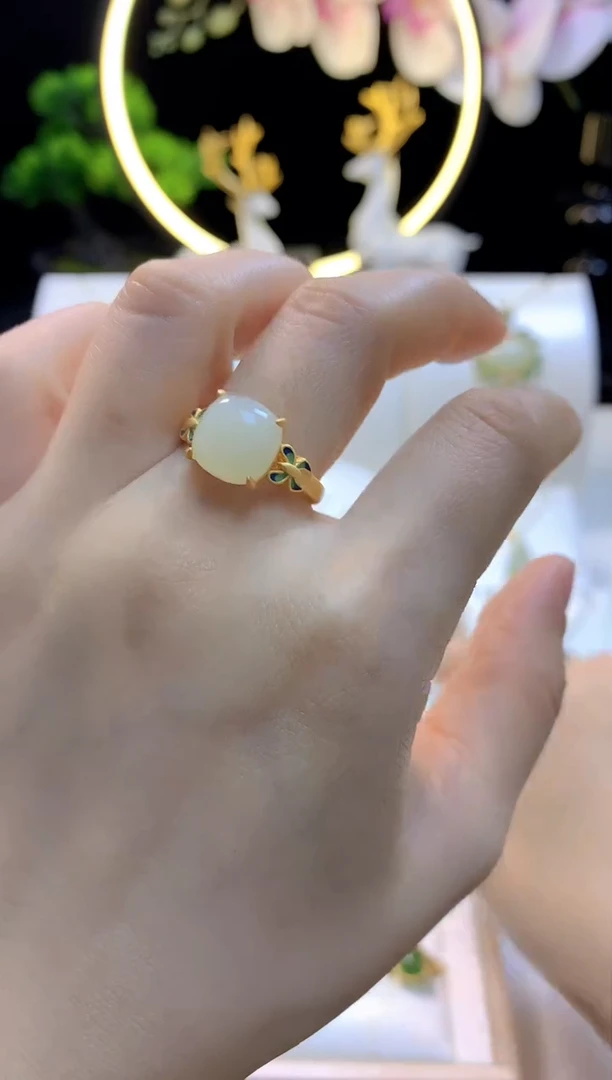 【闪购商品】和田玉戒指银S925镀金镶嵌白玉方糖戒指