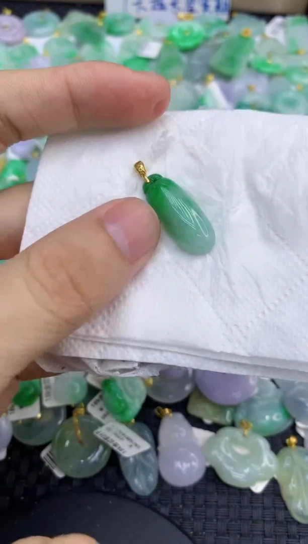 颈饰未镶嵌翡翠天然缅甸A货翡翠1