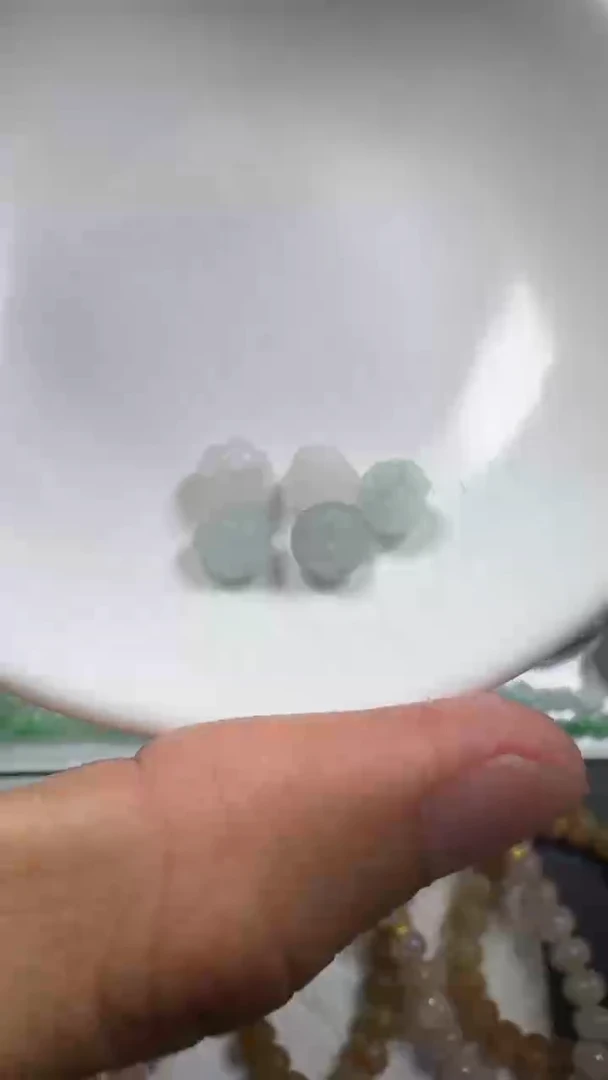 定制翡翠未镶嵌曼****。【闪购商品】 定制翡翠