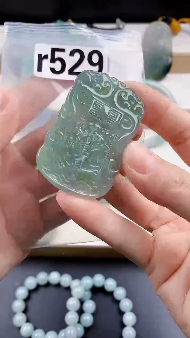 颈饰未镶嵌翡翠天然翡翠吊坠挂件