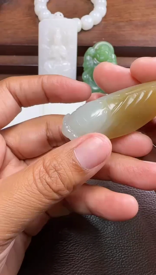 未镶嵌和田玉挂件和田玉挂件