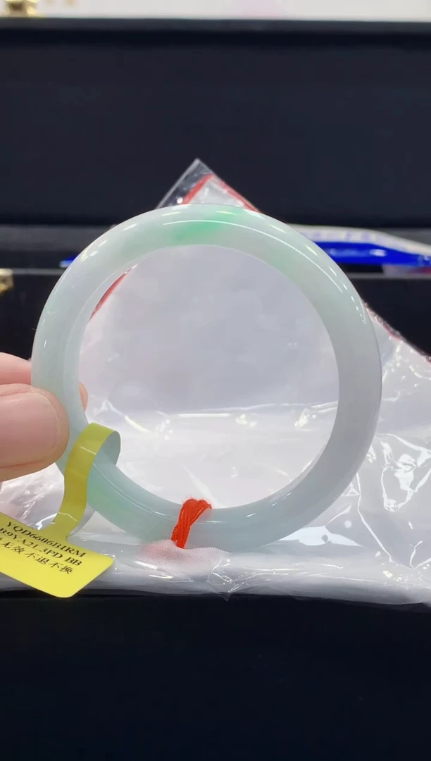 未镶嵌手镯翡翠翡翠手镯