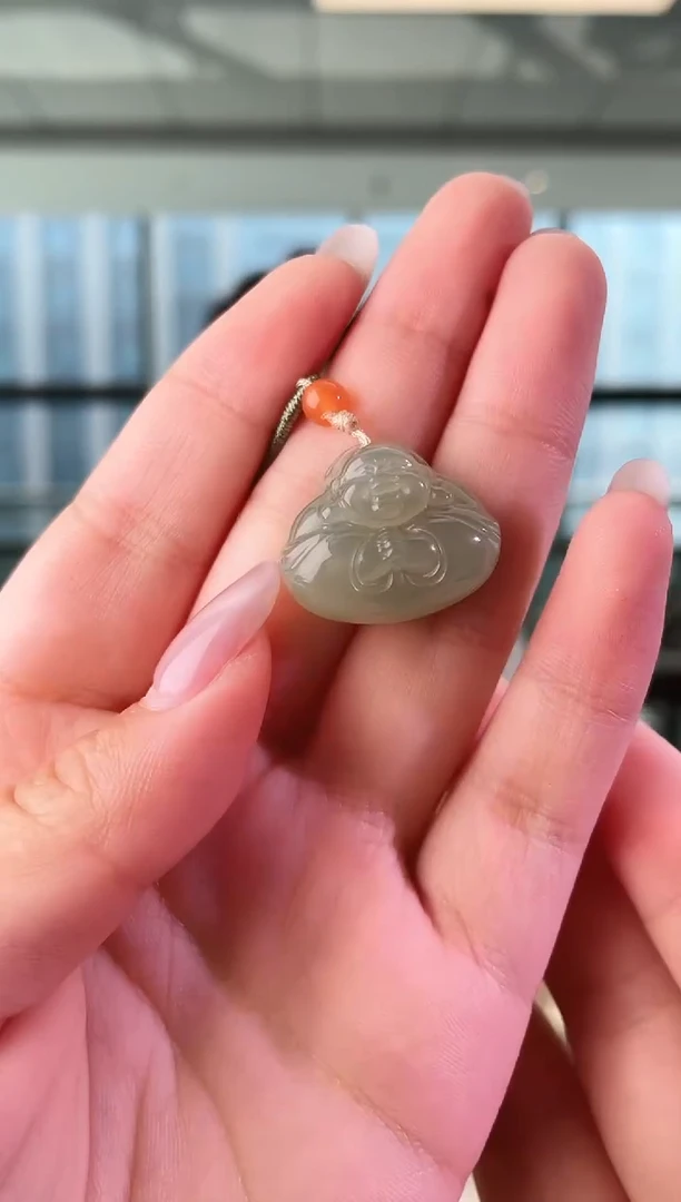 颈饰未镶嵌和田玉抱抱佛 多样性发其一