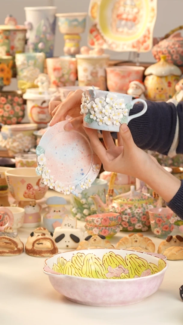 摆件陶景德镇釉下彩手绘设计师款陶瓷