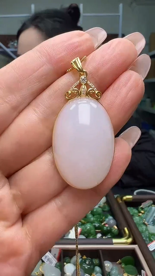 颈饰18K金镶嵌和田玉 (多样性发货.发其一）11.16.22