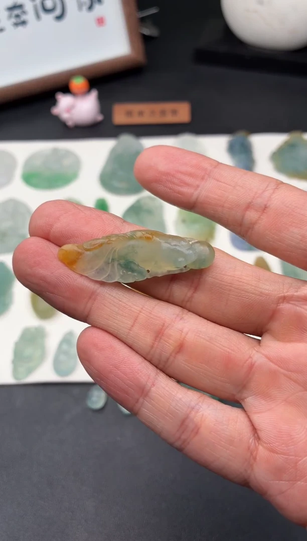 未镶嵌定制翡翠翡翠