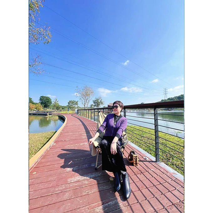 6837时尚妈妈装秋冬减龄加绒加厚内搭洋气中老年女装气质百搭毛衣