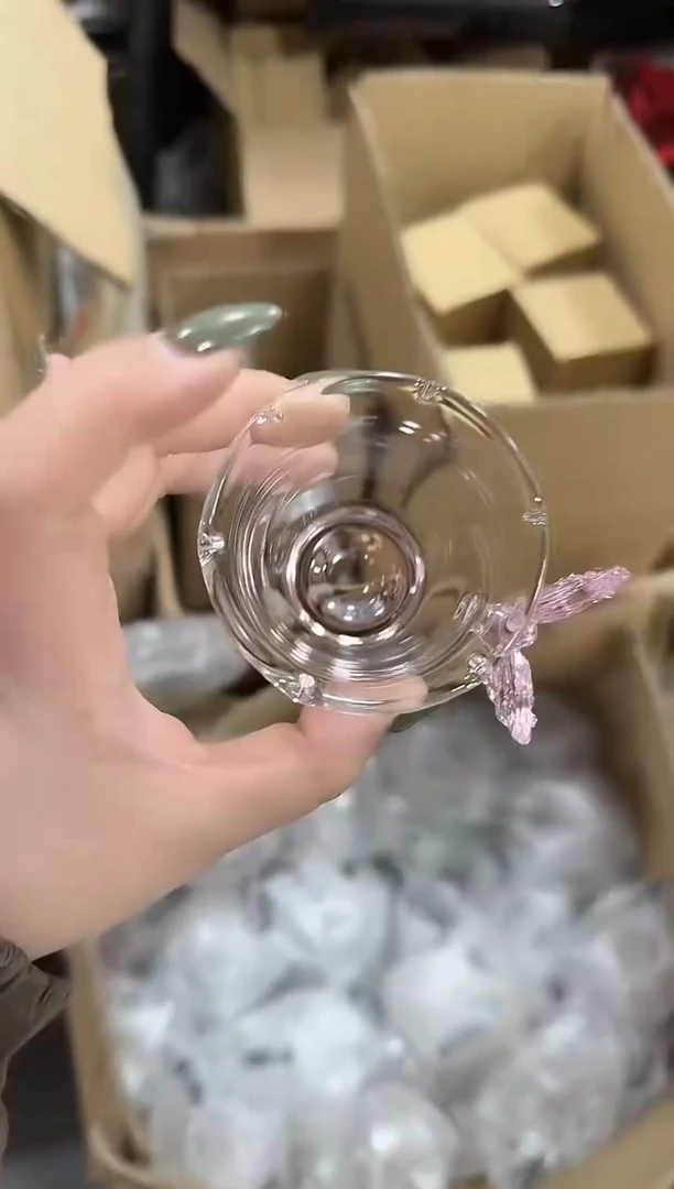 粉色蝴蝶杯