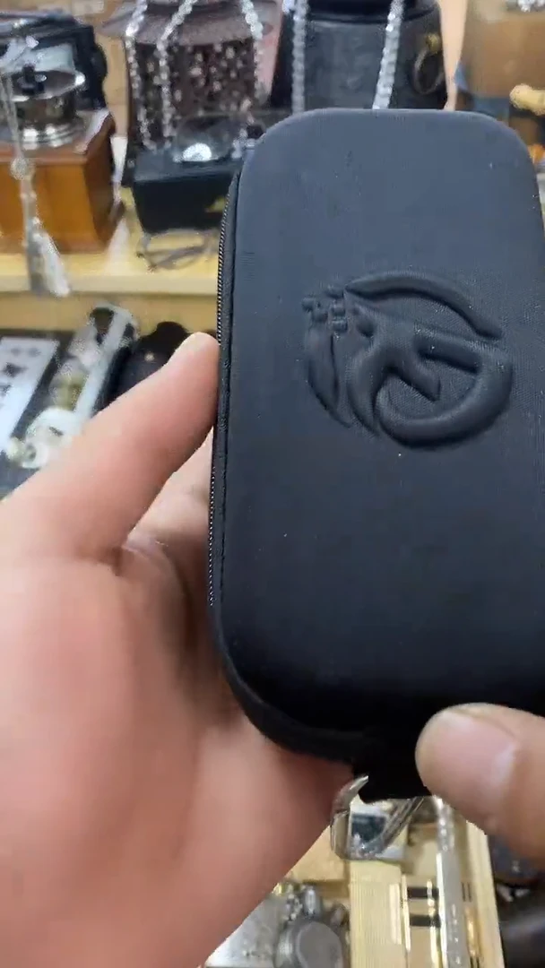 瓷片闪购商品  如图所示