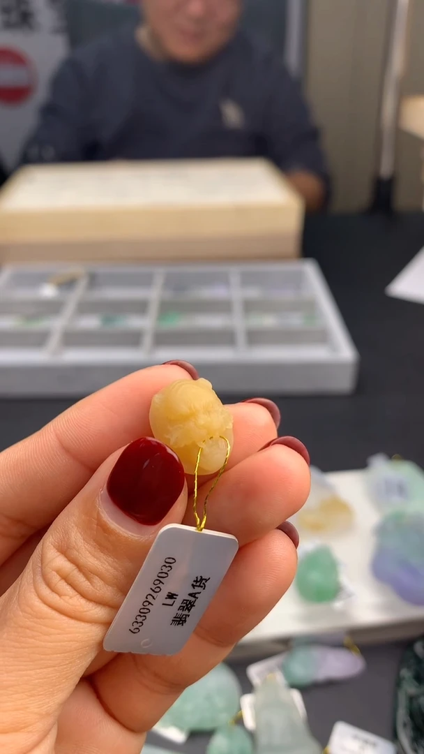 【闪购商品】定制翡翠未镶嵌