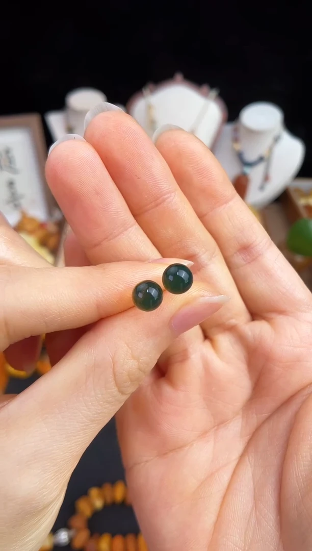 未镶嵌琥珀珠宝奇石多样性发其一