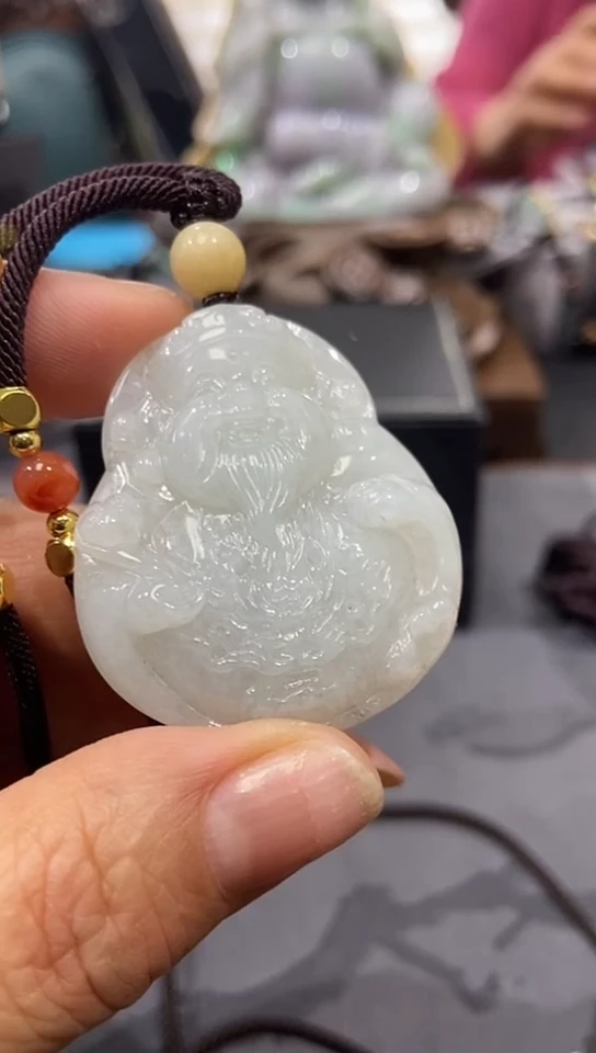 翡翠未镶嵌颈饰吊坠