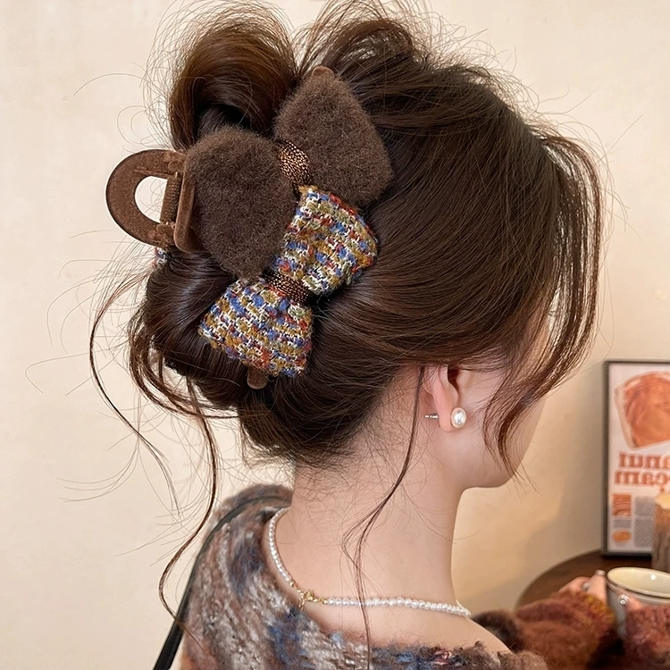 小香风蝴蝶结毛绒抓夹女气质后脑勺发夹鲨鱼夹秋冬新款高级感头饰