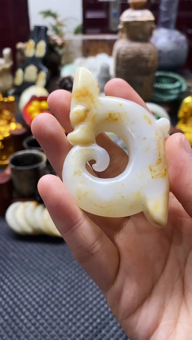 未镶嵌和田玉挂件猪龙