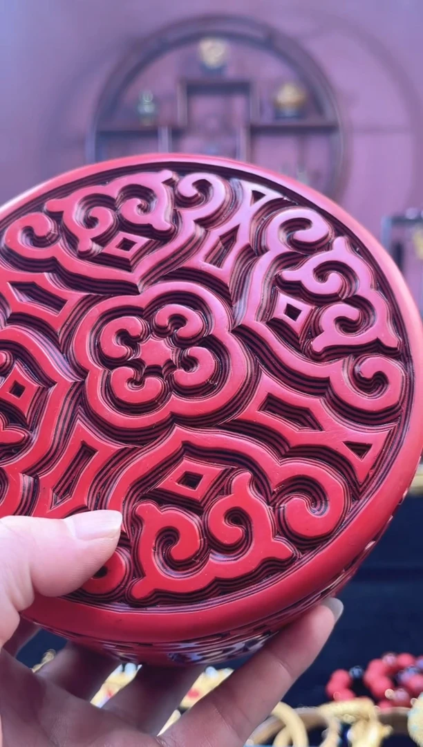 非遗技艺 雕漆直腔如意捧盒