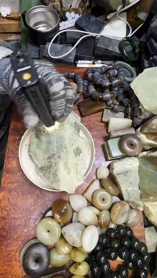 未镶嵌和田玉珠宝半成品1