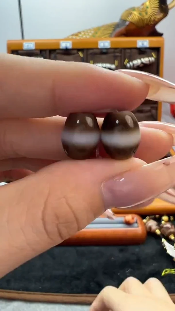 玛瑙/玉髓（覆膜）颈饰未镶嵌37微瑕随机发货