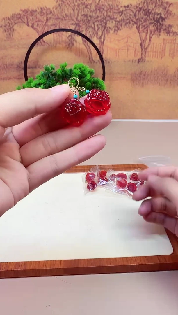 14K金镶嵌血珀耳饰A157