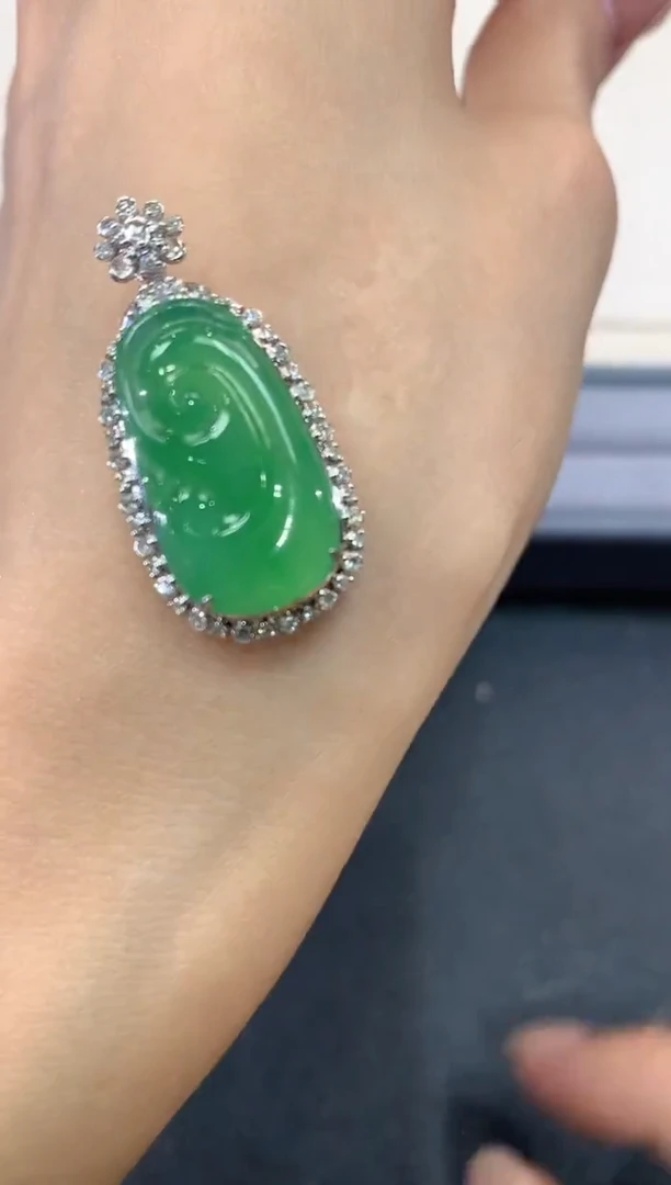 【闪购商品】翡翠吊坠(不含链)18K金镶嵌f17