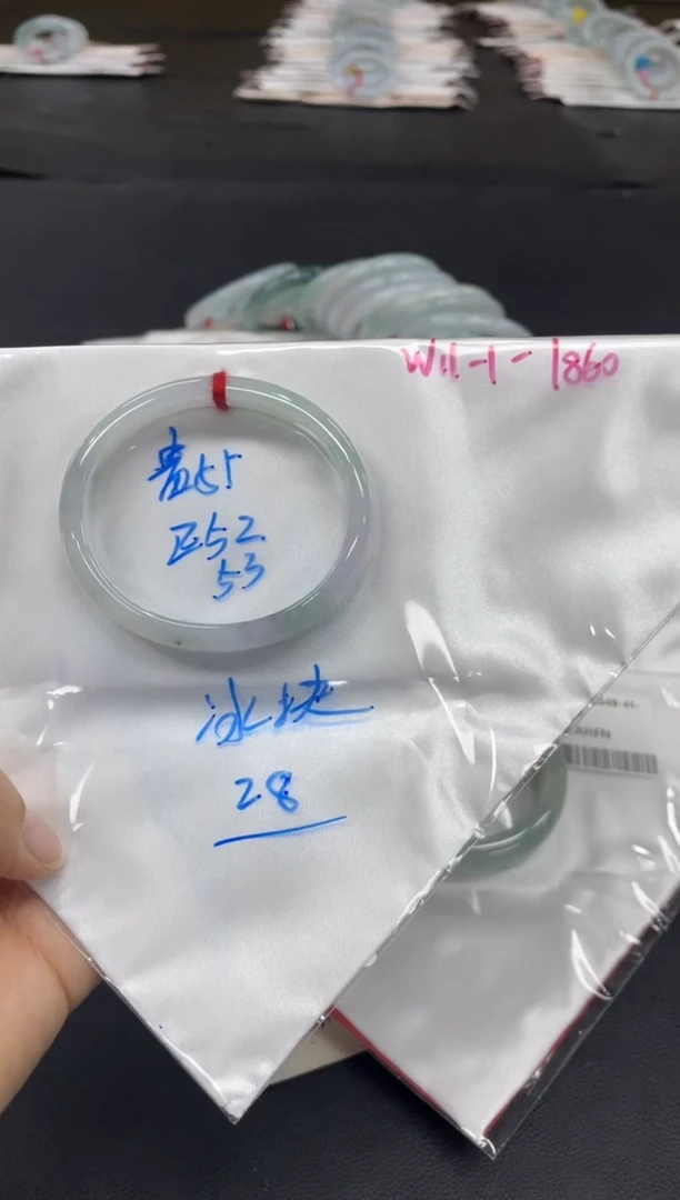 未镶嵌手镯翡翠翡翠手镯