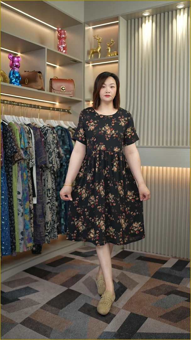 [黑底小碎花]新款夏季碎花群气质宽松时尚中长款连衣裙