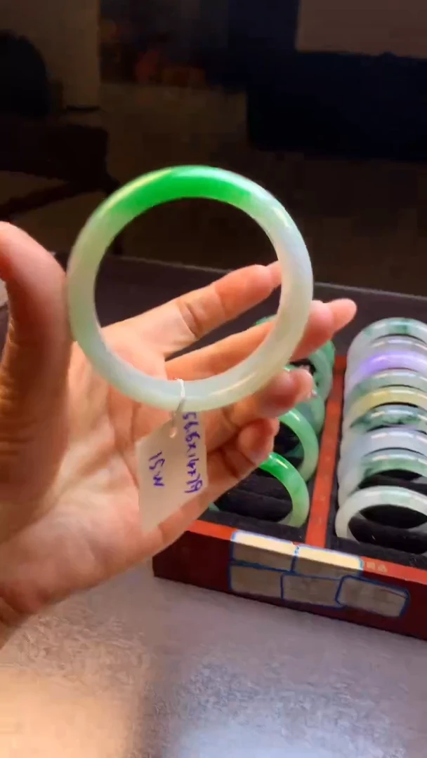 未镶嵌手镯翡翠缅甸天然翡翠A货手镯