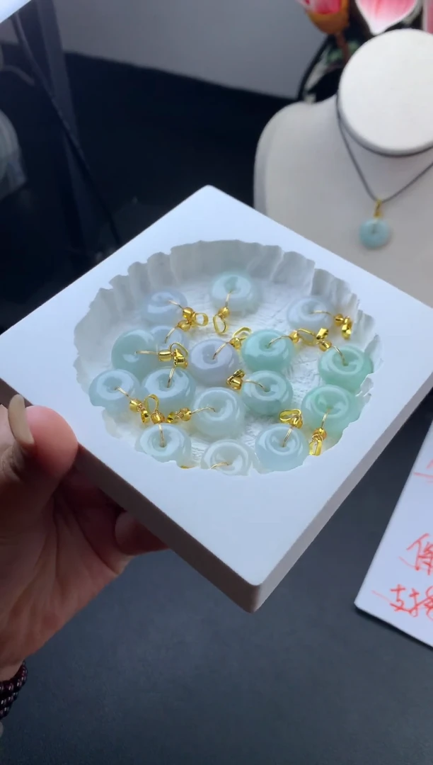 翡翠未镶嵌颈饰翡翠平安扣皮绳 【多样性发其一】
