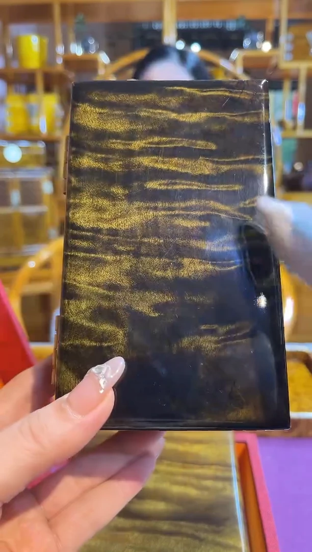 阴沉木小号文玩盒15公分