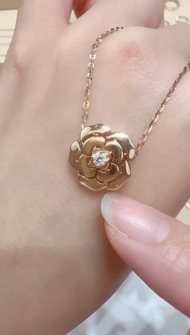 【闪购商品】钻石吊坠(不含链)18K金镶嵌18K金玫瑰花吊坠
