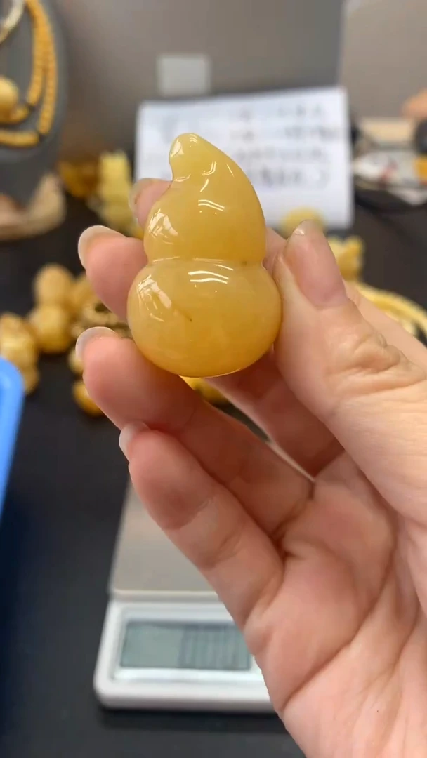 未镶嵌琥珀珠宝奇石1049